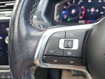 Volkswagen Tiguan 1.5 TSI EVO R-Line Tech DSG Euro 6 (s/s) 5dr