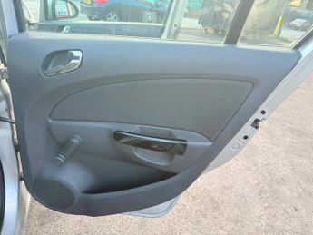 Vauxhall Corsa 1.2i 16v Club 5dr