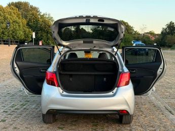 Toyota Yaris 1.5 VVT-h Excel Hatchback 5dr Petrol Hybrid E-CVT Euro 6 (15in A