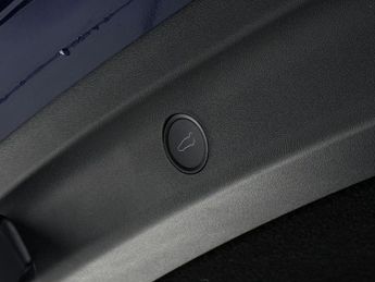Tesla Model Y Auto RWD 5dr