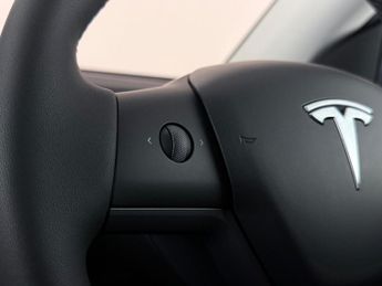 Tesla Model Y Auto RWD 5dr