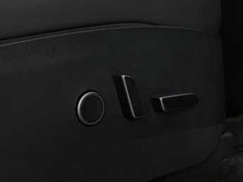 Tesla Model Y Auto RWD 5dr