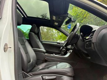 Volkswagen Touareg 3.0 TDI V6 BlueMotion Tech R-Line Tiptronic 4WD Euro 6 (s/s) 5dr