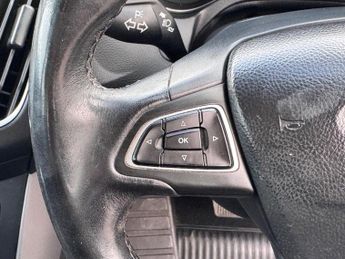 Ford Focus 1.6 Zetec Powershift Euro 6 5dr