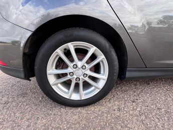 Ford Focus 1.6 Zetec Powershift Euro 6 5dr