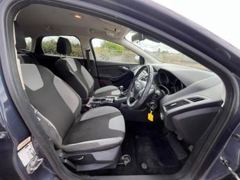 Ford Focus 1.0T EcoBoost Zetec Euro 5 (s/s) 5dr