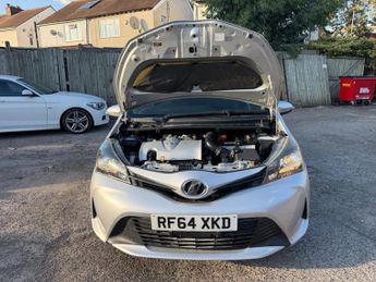Toyota Yaris 1.33 Dual VVT-i Icon Hatchback 5dr Petrol Multidrive S Euro 5 Eu