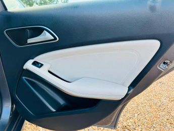 Mercedes-Benz A Class 1.5 A180d Sport (Executive) 7G-DCT Euro 6 (s/s) 5dr