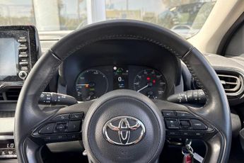Toyota Yaris 1.5 VVT-h Icon E-CVT Euro 6 (s/s) 5dr