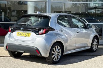 Toyota Yaris 1.5 VVT-h Icon E-CVT Euro 6 (s/s) 5dr