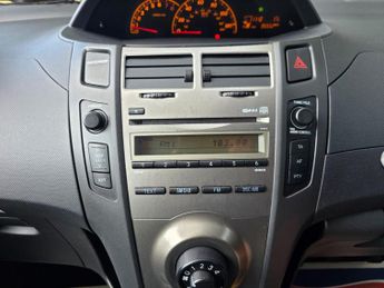 Toyota Yaris 1.33 Dual VVT-i SR Euro 4 (s/s) 5dr