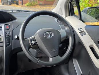 Toyota Yaris 1.33 Dual VVT-i SR Euro 4 (s/s) 5dr