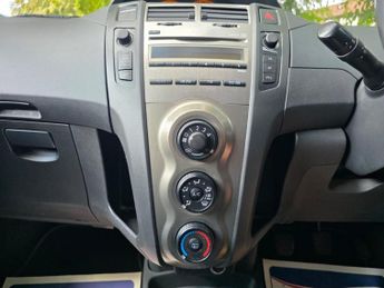 Toyota Yaris 1.33 Dual VVT-i SR Euro 4 (s/s) 5dr