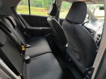 Toyota Yaris 1.33 Dual VVT-i SR Euro 4 (s/s) 5dr