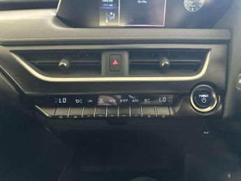 Lexus UX 2.0 250h SUV 5dr Petrol Hybrid E-CVT Euro 6 (s/s) (184 ps)