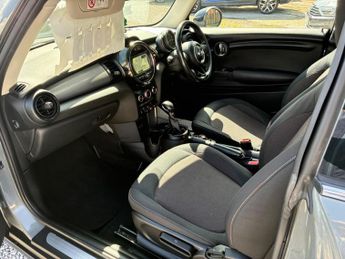 MINI Hatch 1.5 Cooper D Auto Euro 6 (s/s) 3dr