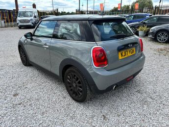 MINI Hatch 1.5 Cooper D Auto Euro 6 (s/s) 3dr