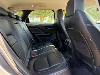 Jaguar F-PACE 2.0 D180 R-Sport Auto AWD Euro 6 (s/s) 5dr