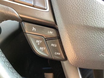 Ford Kuga 2.0 TDCi EcoBlue Zetec Powershift AWD Euro 6 (s/s) 5dr