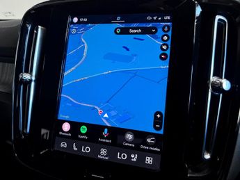 Volvo XC40 Plus B4 (197 hp) Auto