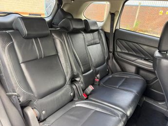 Mitsubishi Outlander 2.0h 12kWh 4hs CVT 4WD Euro 6 (s/s) 5dr