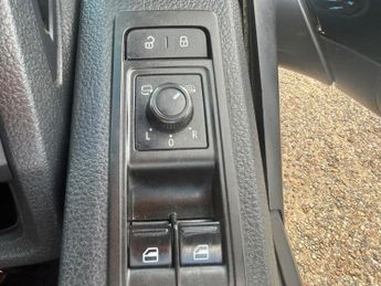 Volkswagen Transporter 2.0 TDI T30 BlueMotion Tech Edition Kombi DSG FWD SWB Euro 6 (s/