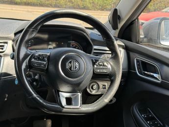 MG MG5 61.1kWh Exclusive Long Range Auto 5dr