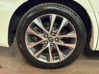 Toyota Estima PREMIUM 2.4 PETROL AUTOMATIC MPV 8 SEATS