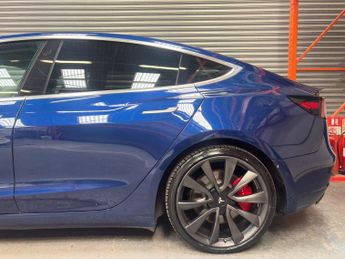 Tesla Model 3 (Dual Motor) Performance Auto 4WDE 4dr (Performance Upgrade)