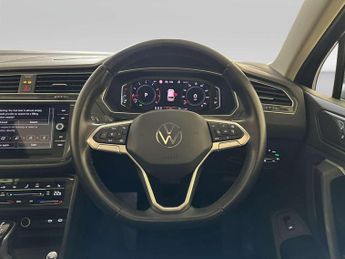 Volkswagen Tiguan 1.5 TSI Elegance SUV 5dr Petrol DSG Euro 6 (s/s) (150 ps)