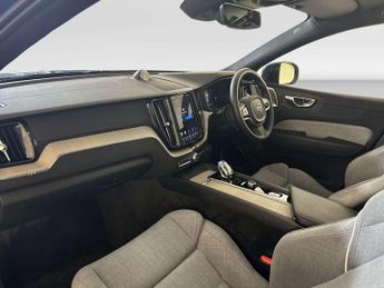 Volvo XC60 2.0h T8 Recharge 18.8kWh Ultimate Dark SUV 5dr Petrol Plug-in Hy