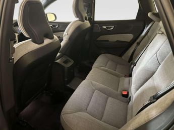 Volvo XC60 2.0h T8 Recharge 18.8kWh Ultimate Dark SUV 5dr Petrol Plug-in Hy