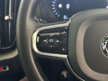 Volvo XC60 2.0h T8 Recharge 18.8kWh Ultimate Dark SUV 5dr Petrol Plug-in Hy