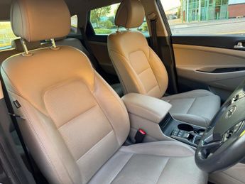 Hyundai TUCSON 2.0 CRDi Premium Auto 4WD Euro 6 5dr