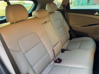 Hyundai TUCSON 2.0 CRDi Premium Auto 4WD Euro 6 5dr