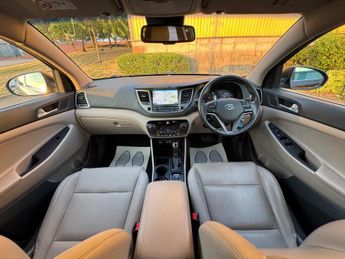 Hyundai TUCSON 2.0 CRDi Premium Auto 4WD Euro 6 5dr