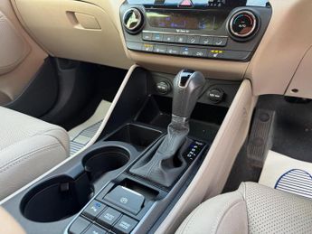 Hyundai TUCSON 2.0 CRDi Premium Auto 4WD Euro 6 5dr