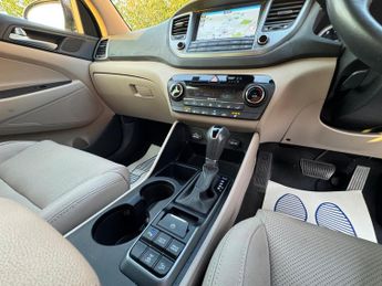 Hyundai TUCSON 2.0 CRDi Premium Auto 4WD Euro 6 5dr