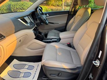 Hyundai TUCSON 2.0 CRDi Premium Auto 4WD Euro 6 5dr