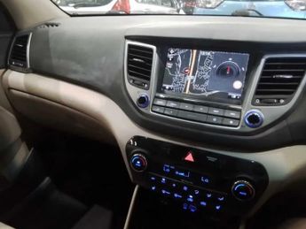 Hyundai TUCSON 2.0 CRDi Premium Auto 4WD Euro 6 5dr