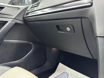 Volkswagen Golf 2.0 TSI BlueMotion Tech R DSG 4Motion Euro 6 (s/s) 5dr
