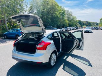 Ford Focus 1.6 TDCi Zetec Euro 5 (s/s) 5dr