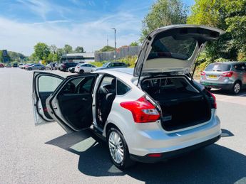 Ford Focus 1.6 TDCi Zetec Euro 5 (s/s) 5dr