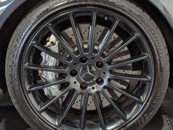 MERCEDES-BENZ C-CLASS 6.2 C63 AMG Auto 4dr
