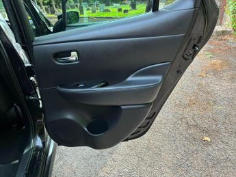 Nissan Leaf 40kWh N-Connecta Auto 5dr