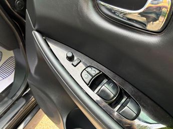Nissan Leaf 40kWh N-Connecta Auto 5dr