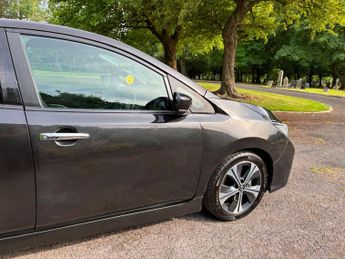 Nissan Leaf 40kWh N-Connecta Auto 5dr