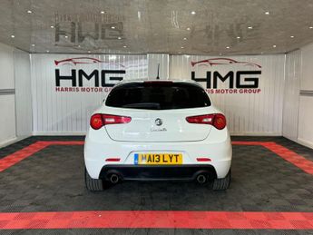 Alfa Romeo Giulietta 2.0 JTDM-2 Lusso Euro 5 (s/s) 5dr