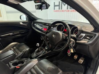Alfa Romeo Giulietta 2.0 JTDM-2 Lusso Euro 5 (s/s) 5dr