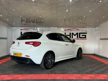 Alfa Romeo Giulietta 2.0 JTDM-2 Lusso Euro 5 (s/s) 5dr